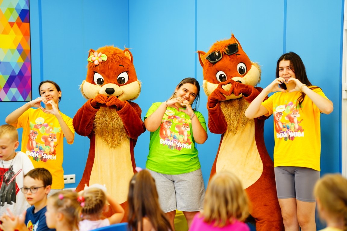 Белки песенки поют: как Вики и Чики день рождения справляли